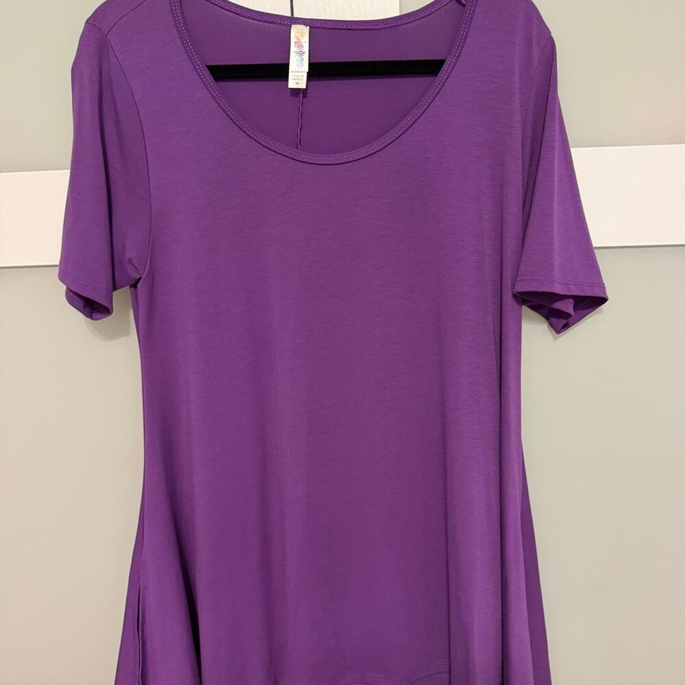 LuLaRoe Perfect T Solid Purple Top – Women’s Medium